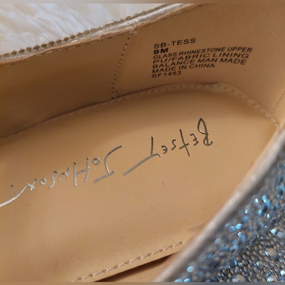 Betsey Johnson Flats. - Picture 13 of 13